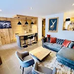 Spacious House With Terrace Near The