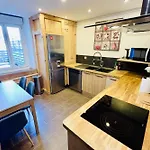 Spacious House With Terrace Near The 펜션