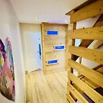 Spacious House With Terrace Near The 펜션
