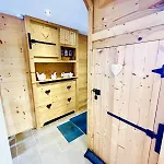 Vakantiehuis Spacious House With Terrace Near The *