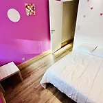 Spacious House With Terrace Near The 제라르메르
