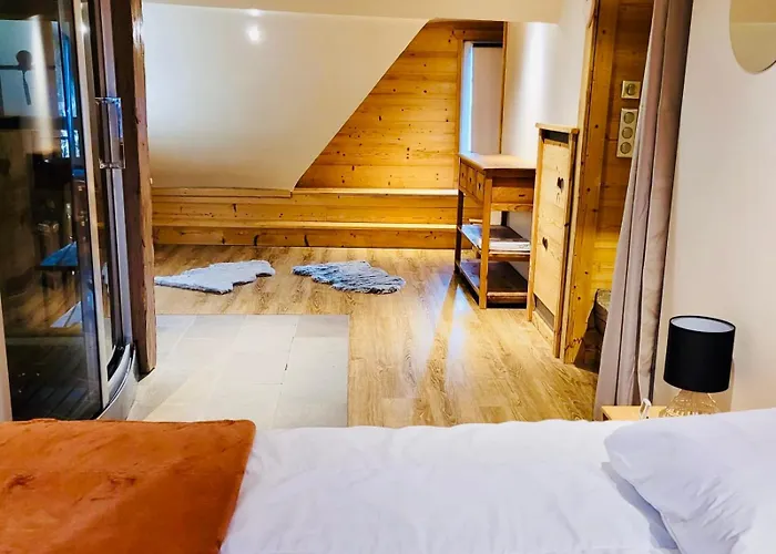 Spacious House With Terrace Near The