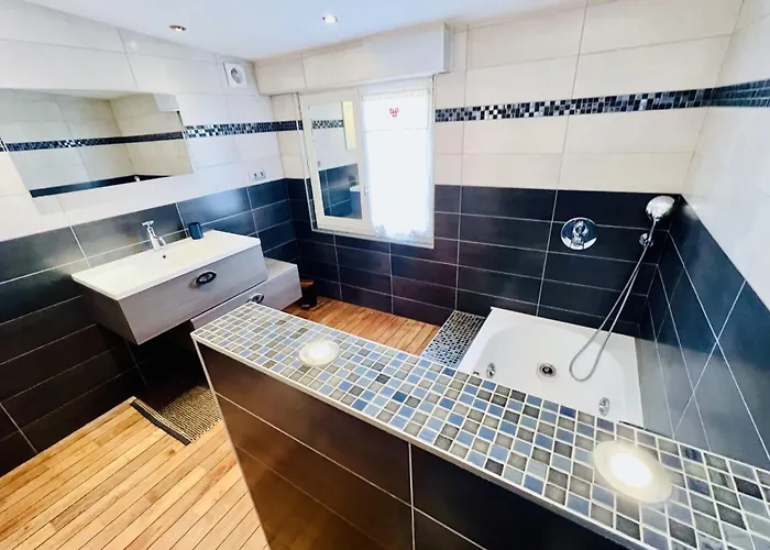 Spacious House With Terrace Near The Prázdninový dům